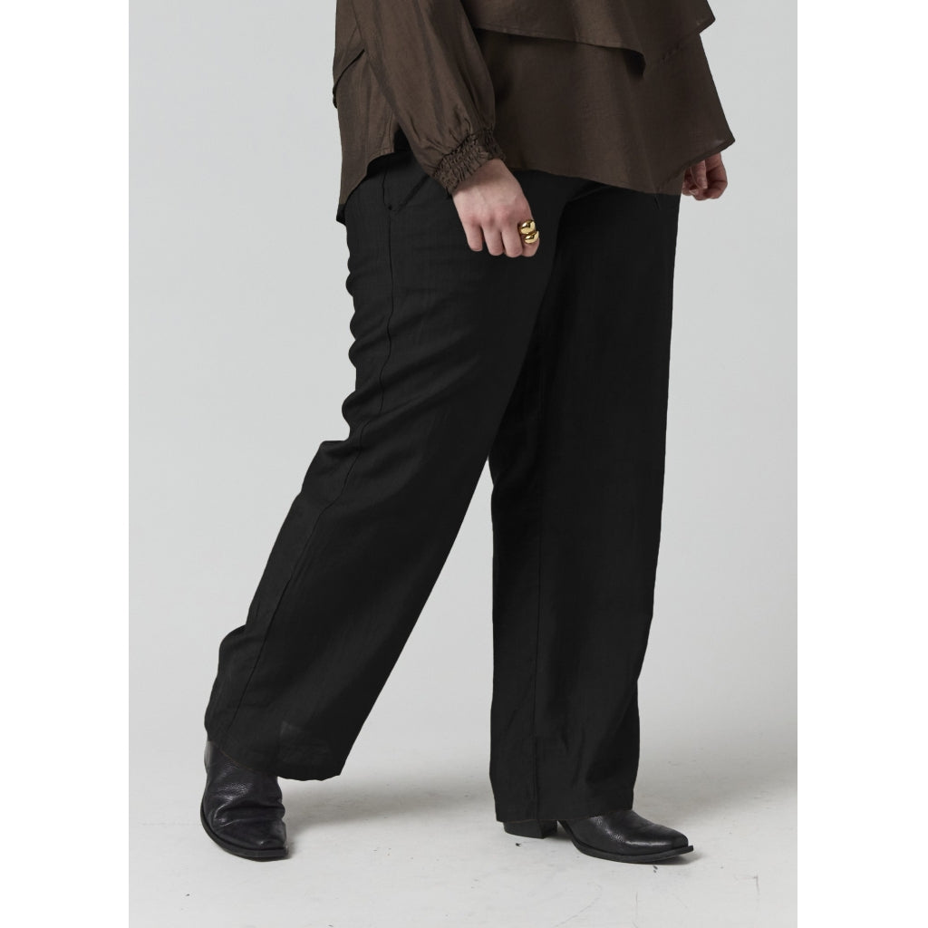 Studio SAnemone Trousers Trousers Black
