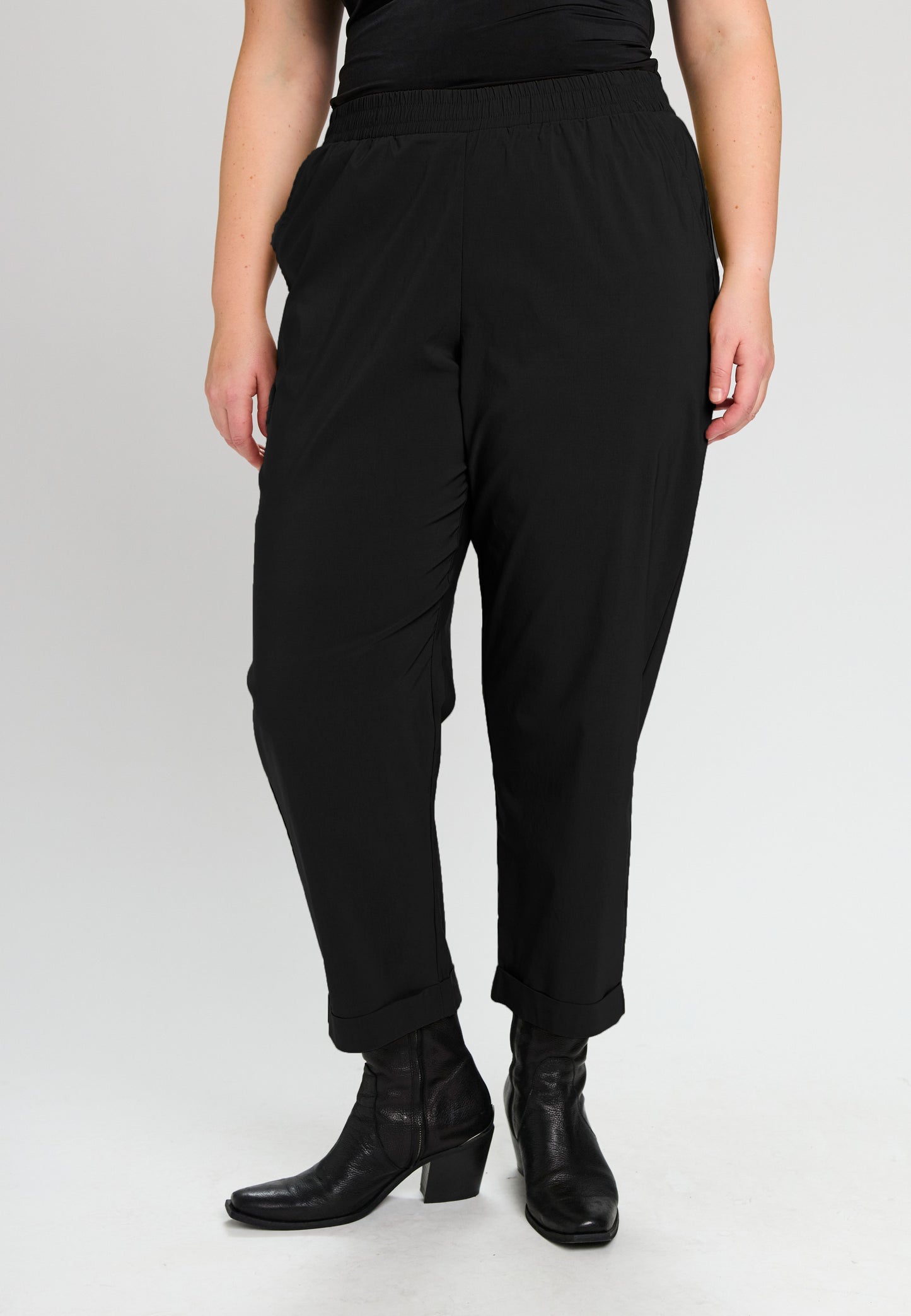 Studio SAriella 7/8 trousers Trousers Black