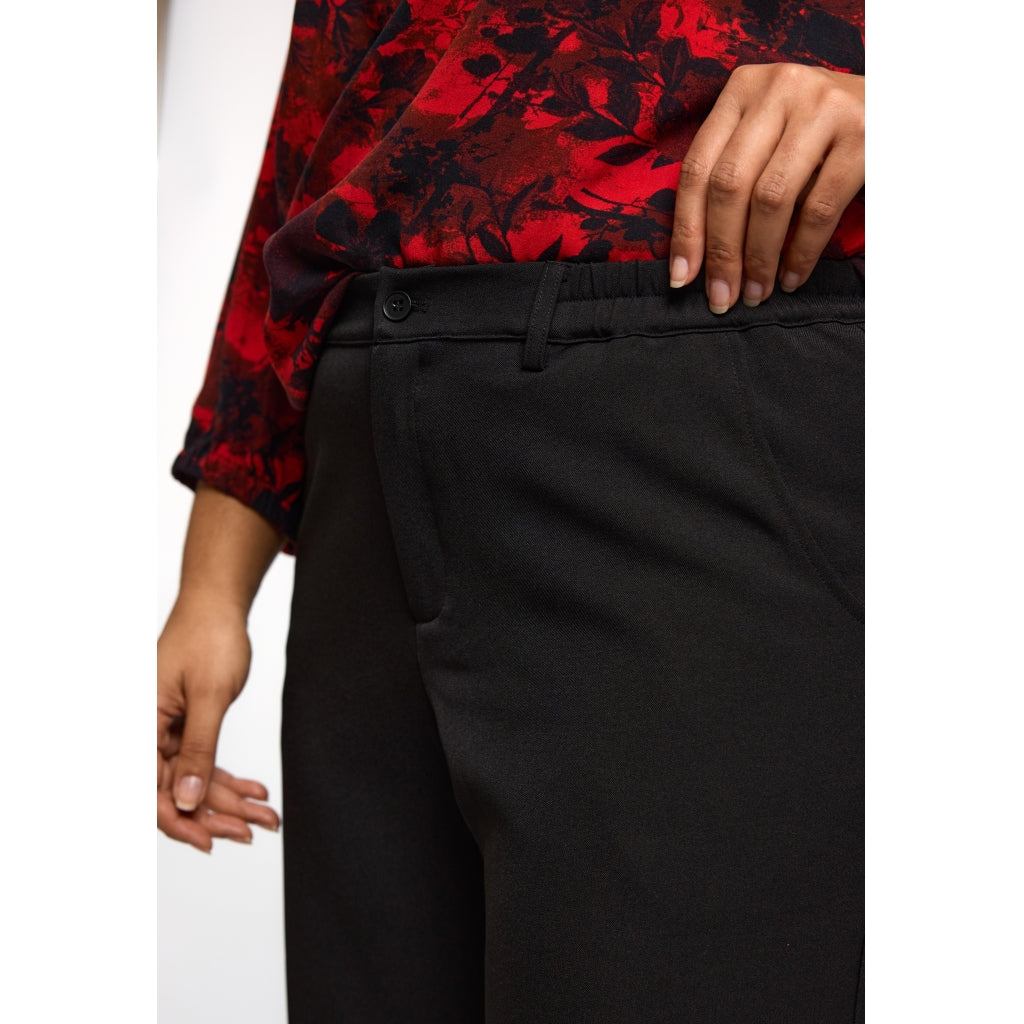 Studio SBirit Trousers Trousers Black