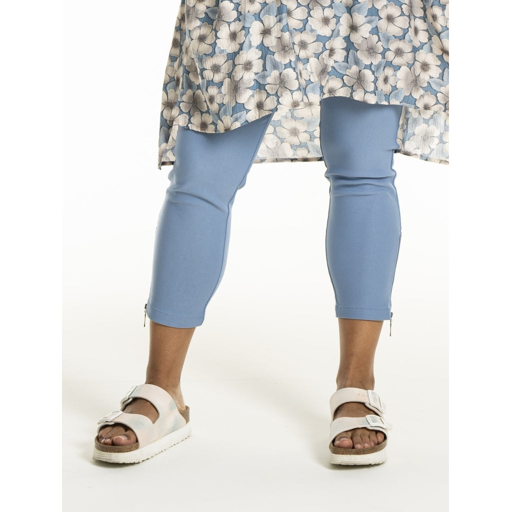 Studio SLena pants with zipper 7/8 Pant light Blue