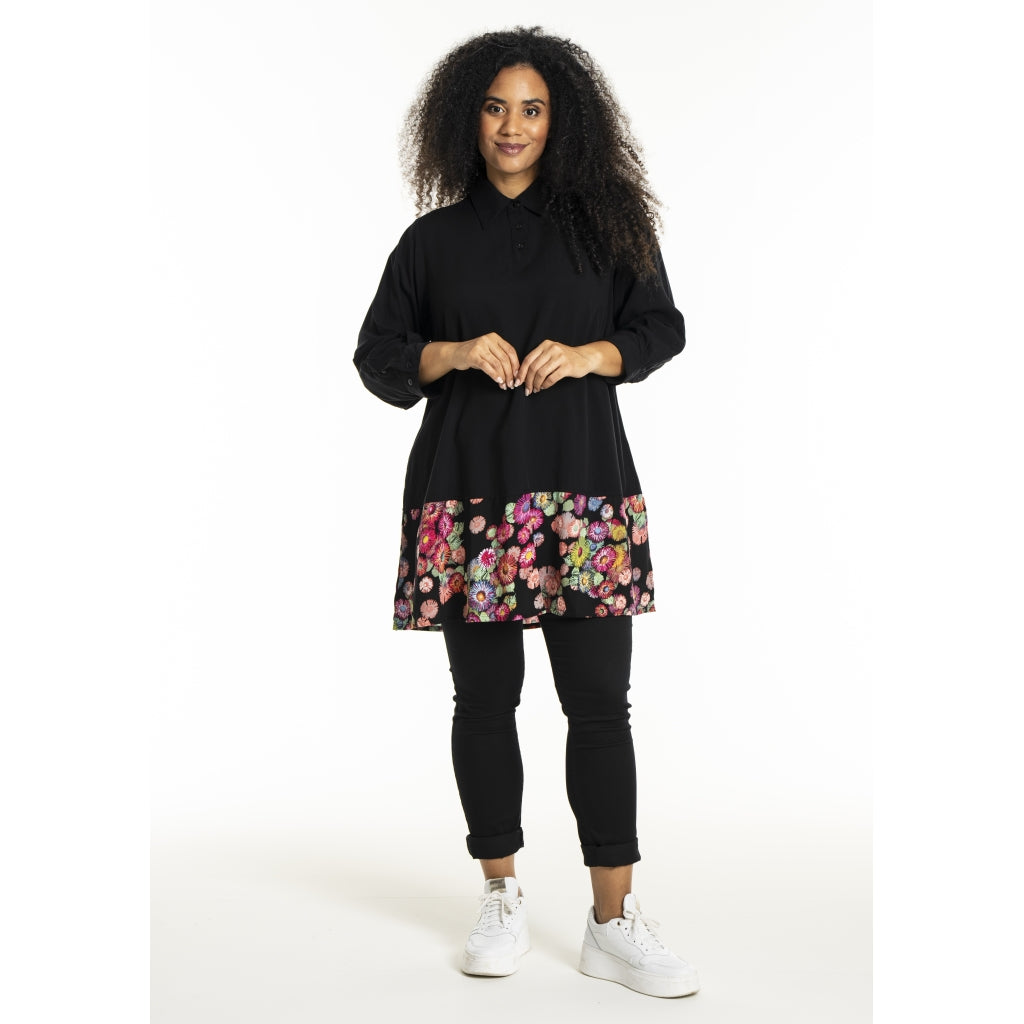 Studio SLisan Shirt Shirt Black with multicolor flowers