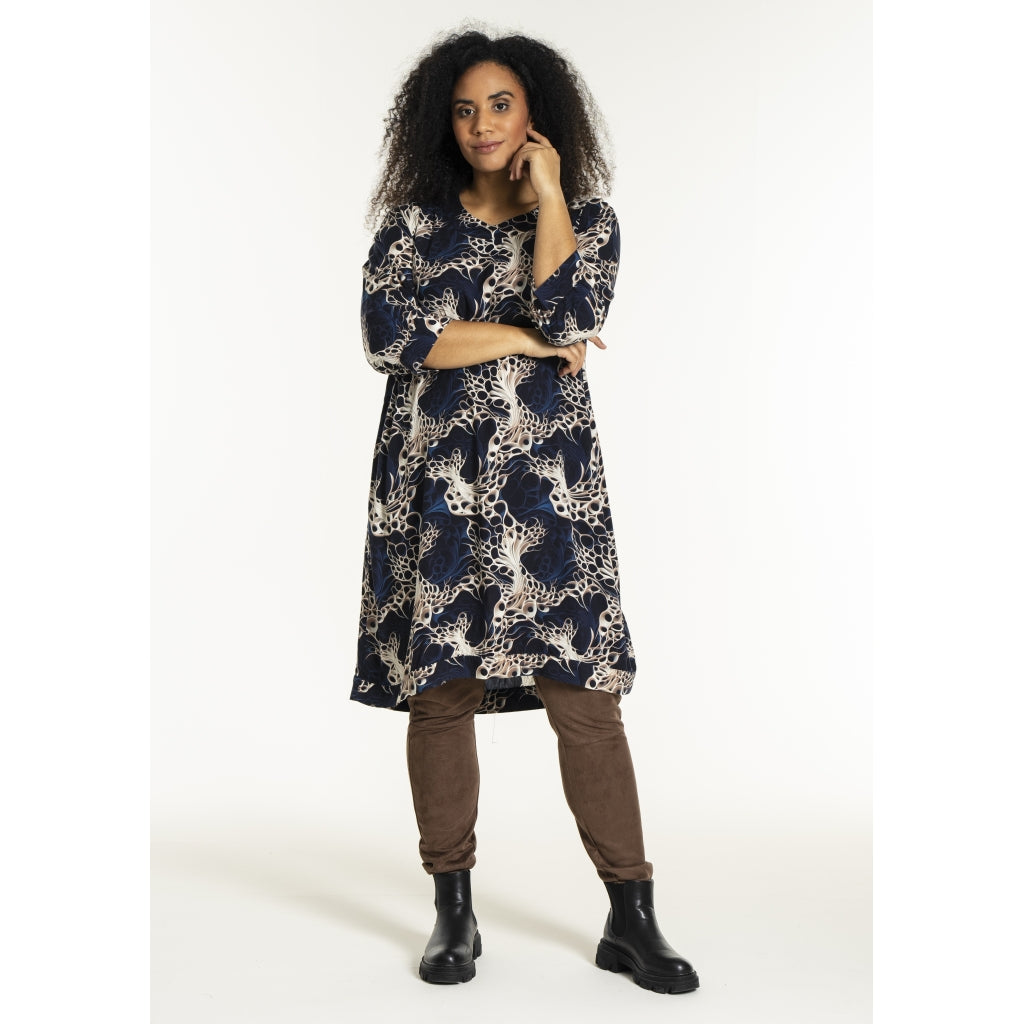 Studio SLonetta Dress Dress Navy with sand print
