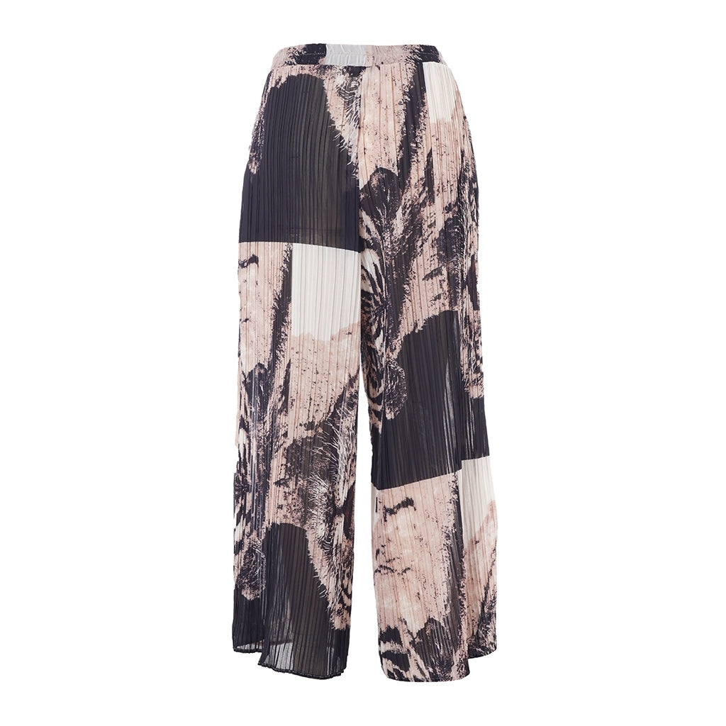 Studio SNatasja plisse trousers Trousers Black + leon face