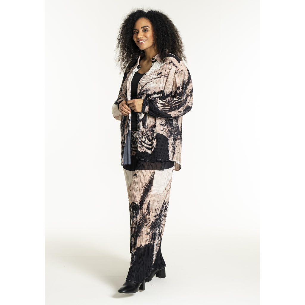 Studio SNatasja plisse trousers Trousers Black + leon face