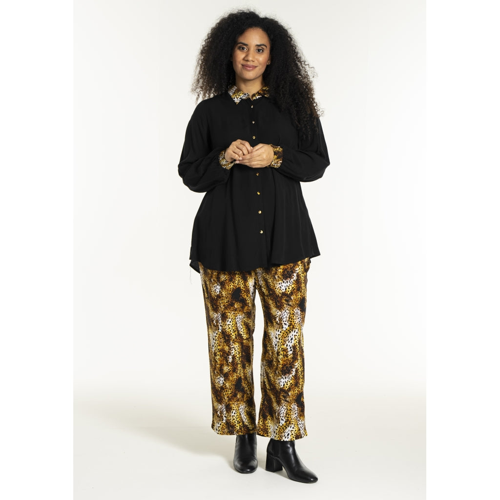 Studio SNicolette Shirt Shirt Black with yellow animal print
