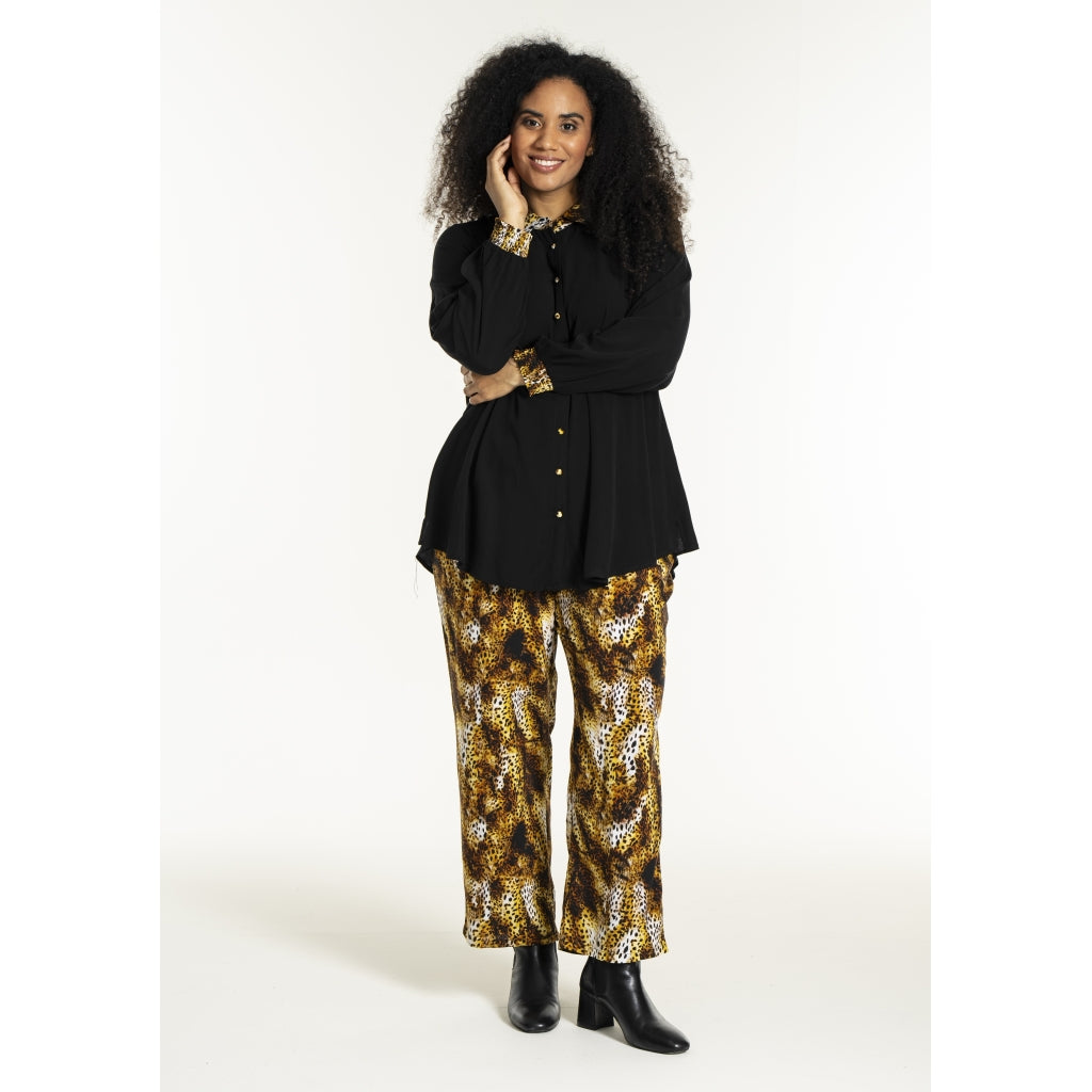 Studio SNicolette Shirt Shirt Black with yellow animal print