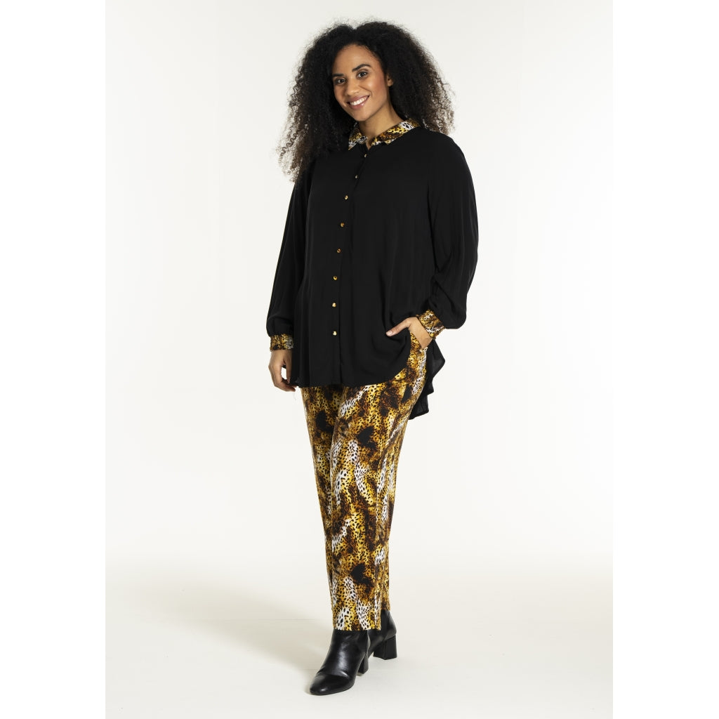 Studio SNicolette Shirt Shirt Black with yellow animal print