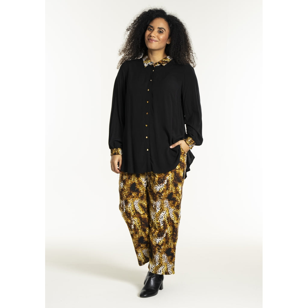 Studio SNicolette Shirt Shirt Black with yellow animal print