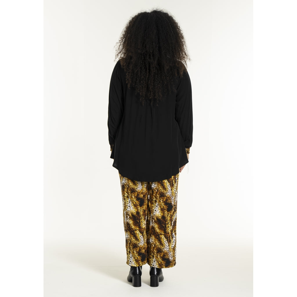 Studio SNicolette Shirt Shirt Black with yellow animal print