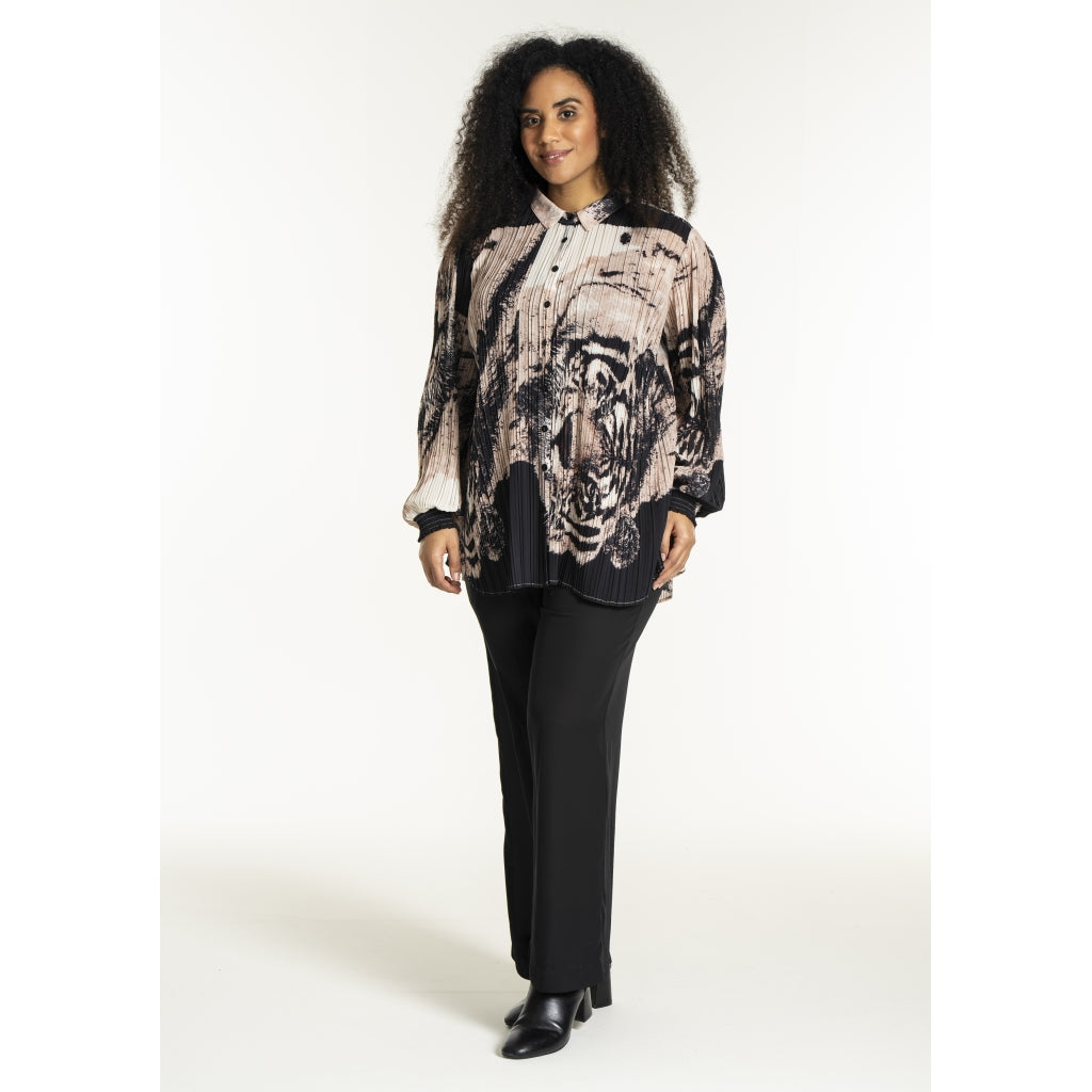 Studio SNorah Shirt Shirt Black + leon face