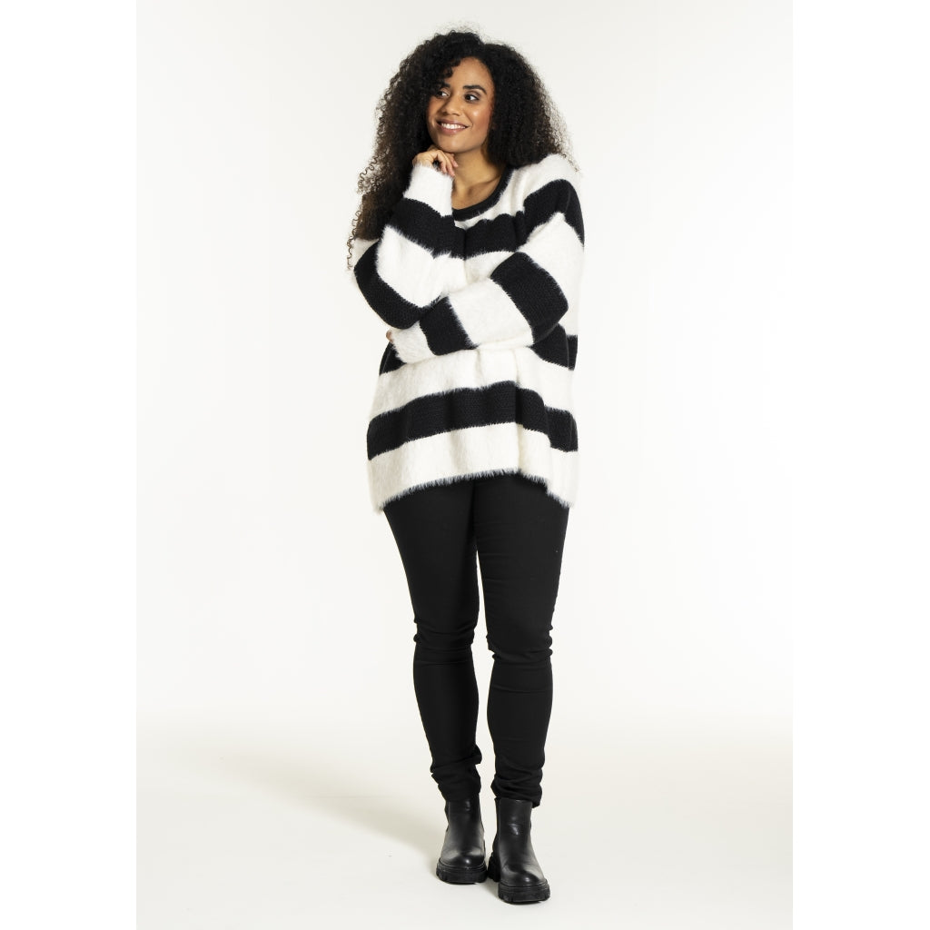 Studio SNoralise Sweater with stripes Sweater Black/White stripe