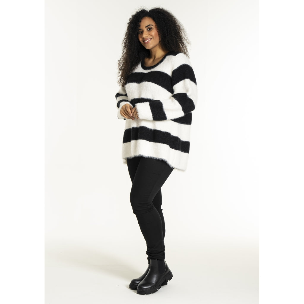 Studio SNoralise Sweater with stripes Sweater Black/White stripe