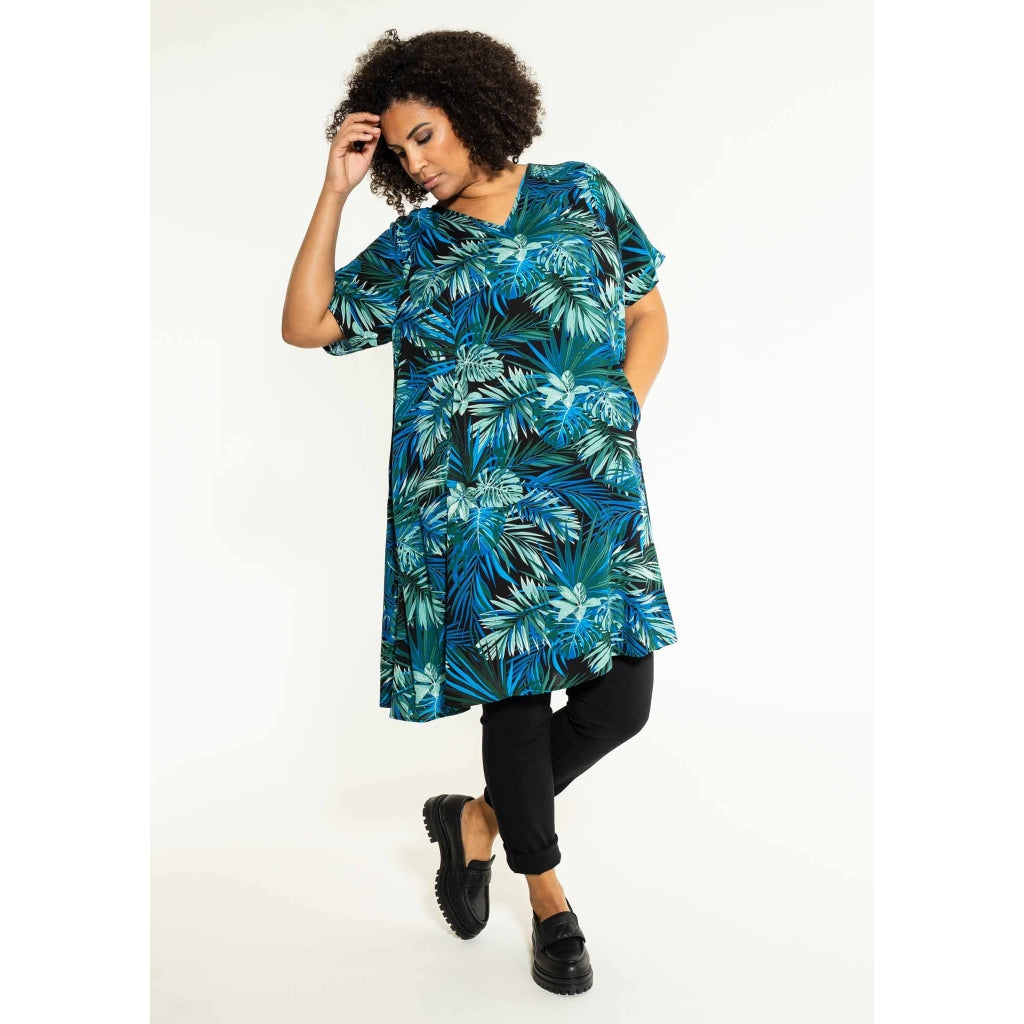 Studio Birgitte Dress Dress Bright blue - green palm