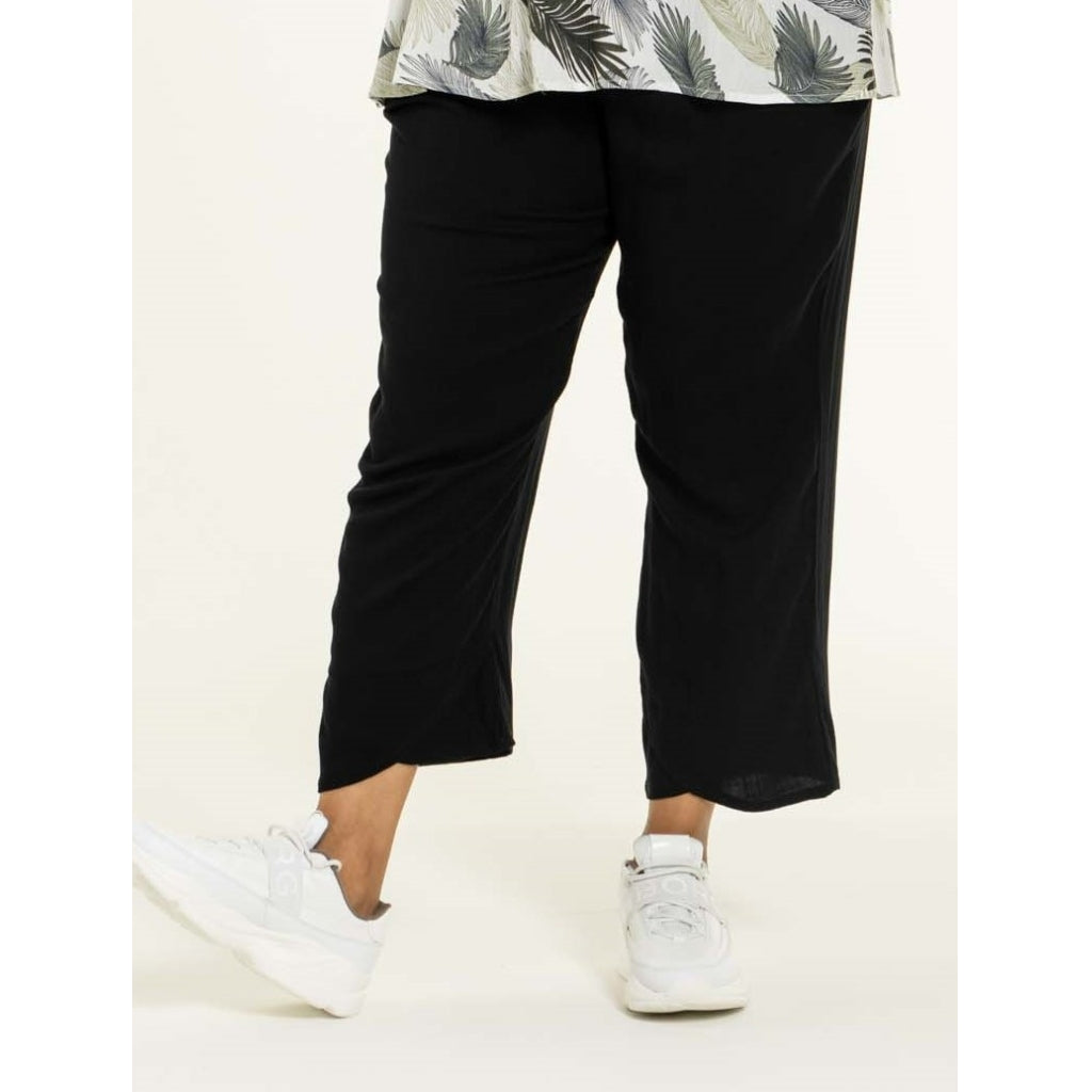 Studio Elisabet Trousers Trousers Black