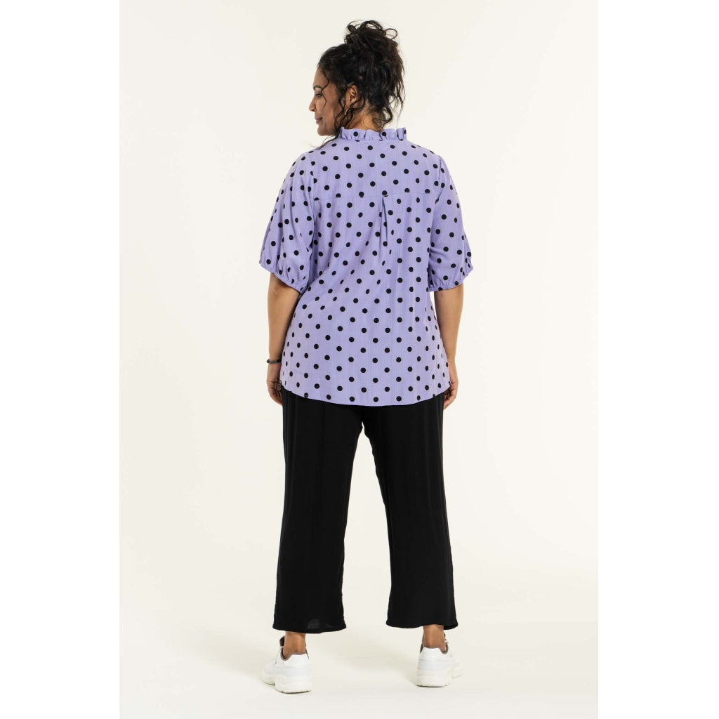 Studio Emelie Shirt Shirt Purple with black big dots