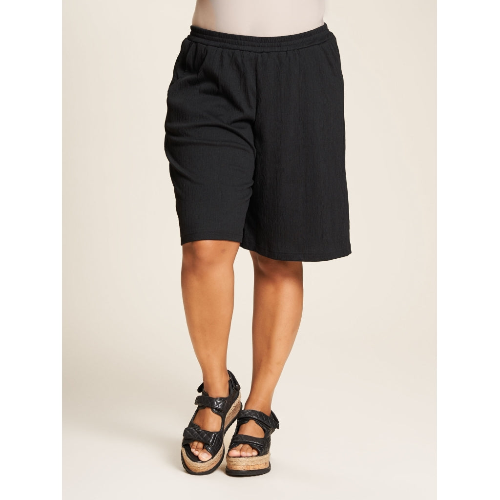 Studio Emina Shorts Shorts Black