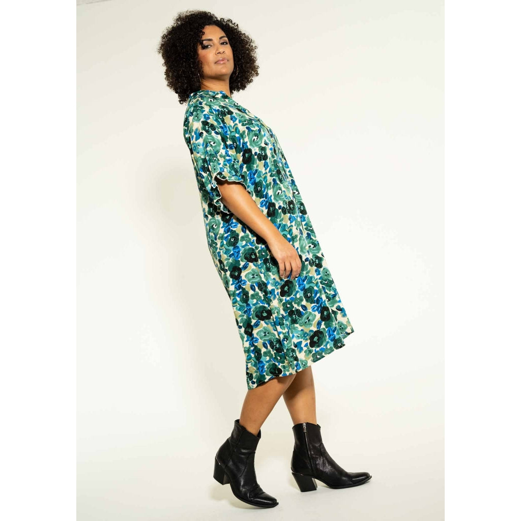 Studio Gunda Dress Dress Bright green flowers