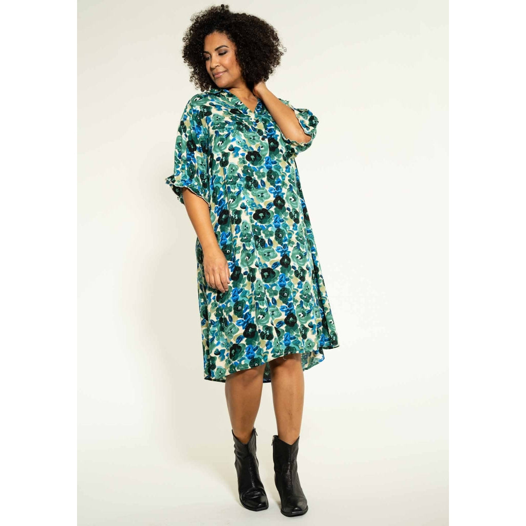 Studio Gunda Dress Dress Bright green flowers