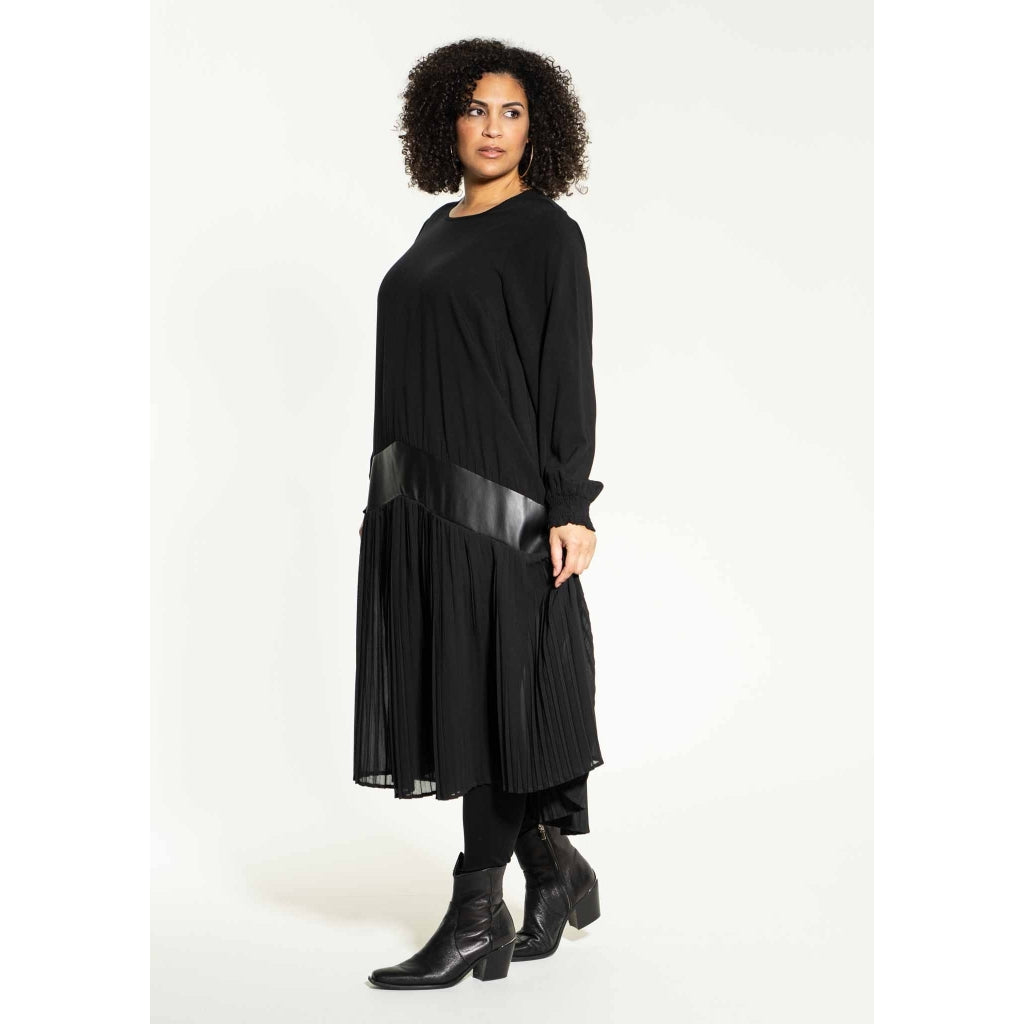 Studio Habiba Dress Dress Black