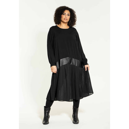 Studio Habiba Dress Dress Black