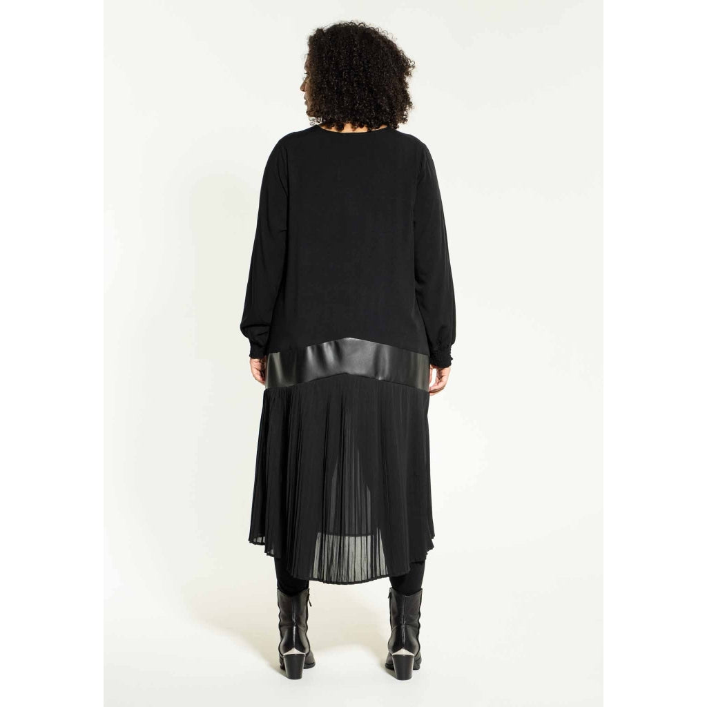 Studio Habiba Dress Dress Black