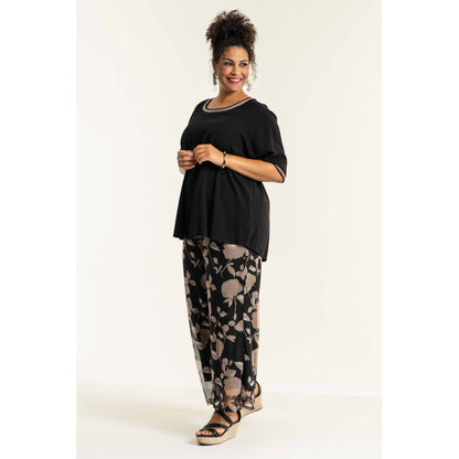 Studio Jakobine Trousers Trousers Black with sand flowers