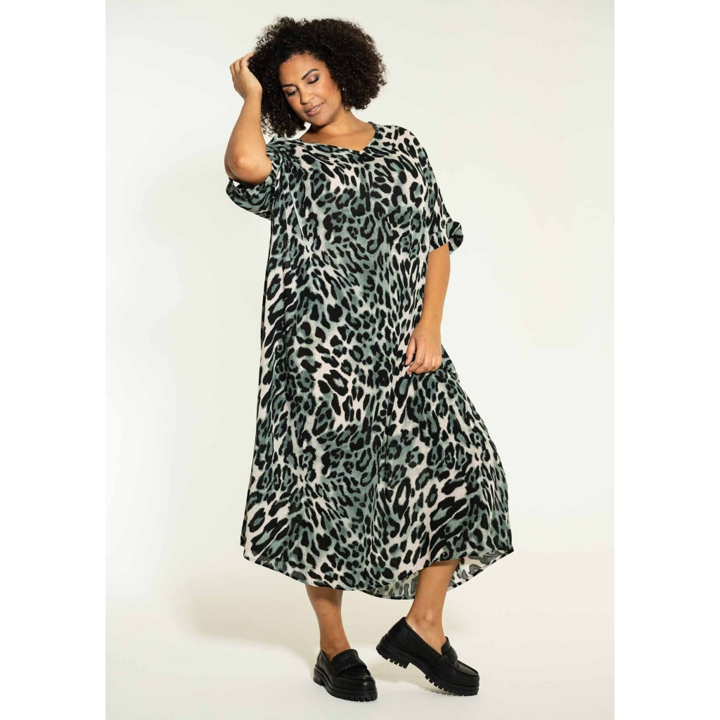 Studio Kitt Dress Dress Green leo print