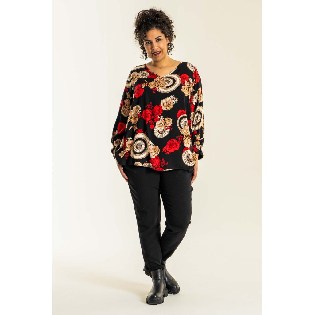 Studio Majbritt Blouse Blouse Black with Red Print