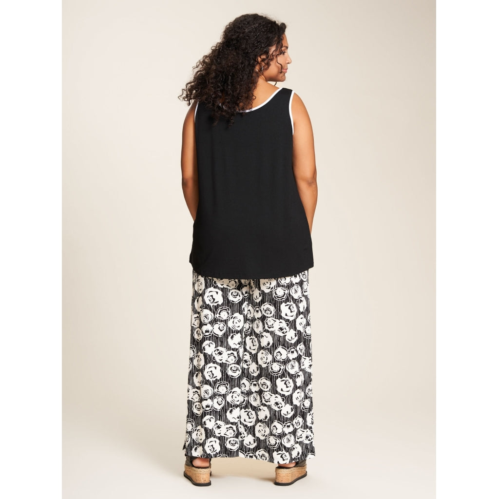 Studio Nada 7/8 Loose pants 7/8 Loose pants Black/White Roses