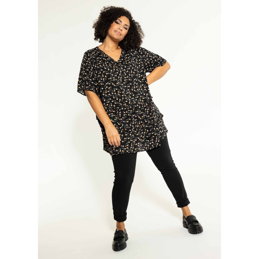 Studio Neela Tunic Tunic Black with rusty flowers