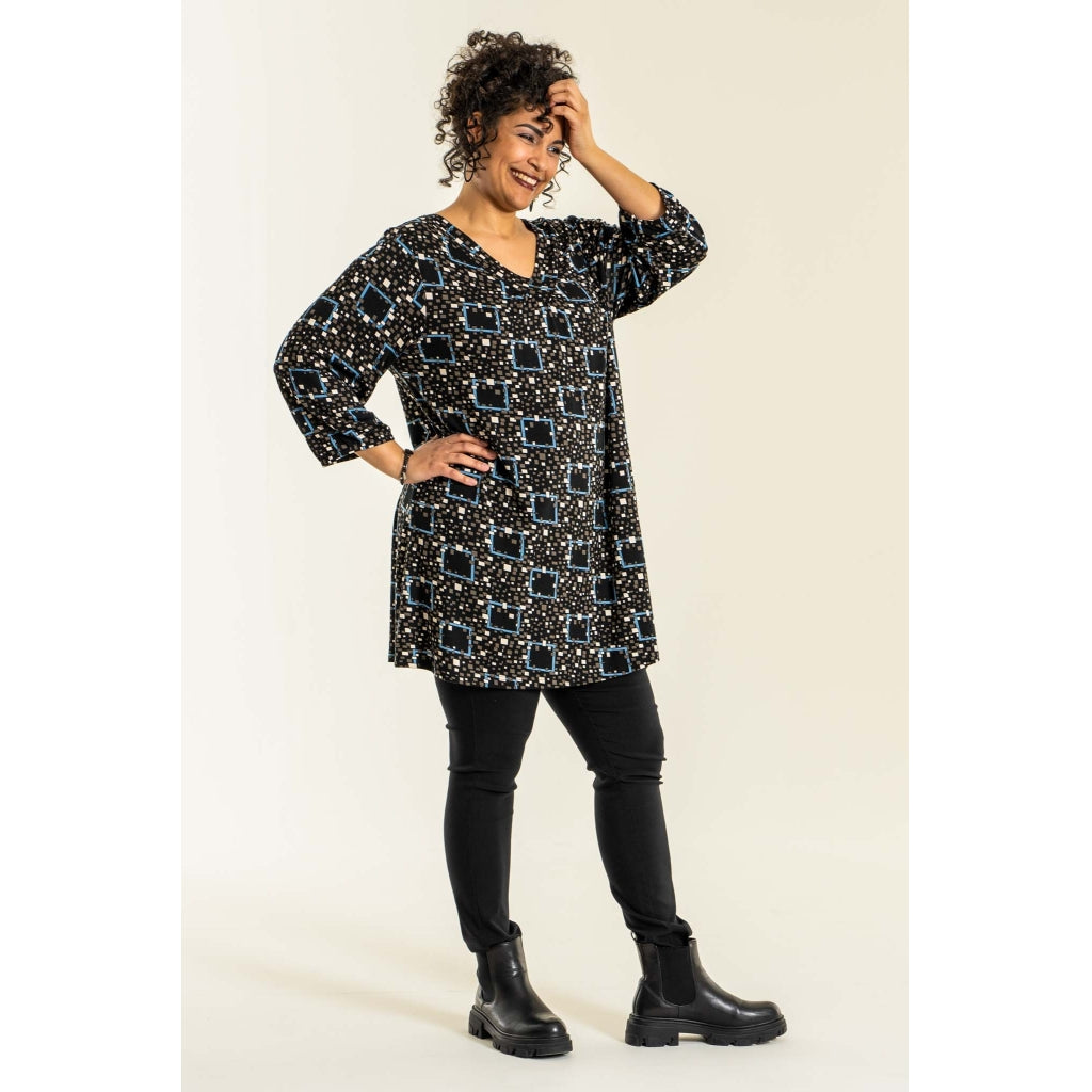 Studio Ragna Tunic Tunic Black with iceblue squares