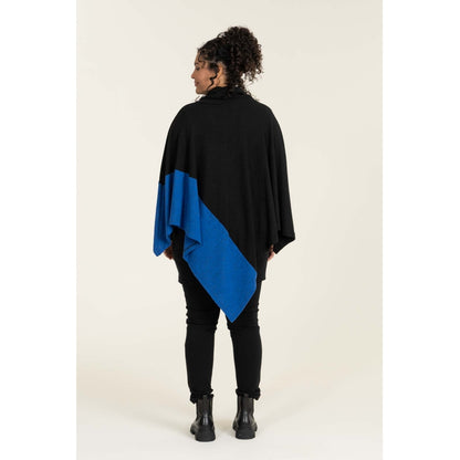 Studio Ragnhild Poncho Poncho Black/blue