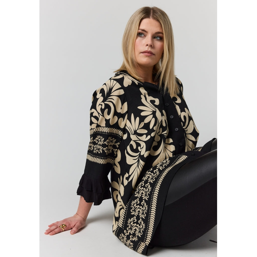 Studio SAnn Tunic Tunic Black with border print