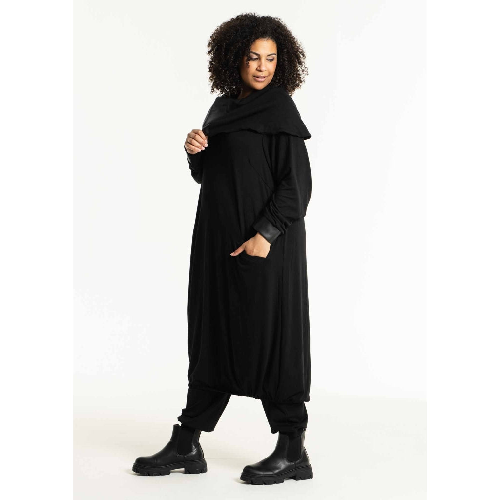 Studio SAnnelis Dress with fancy neck Dress Black