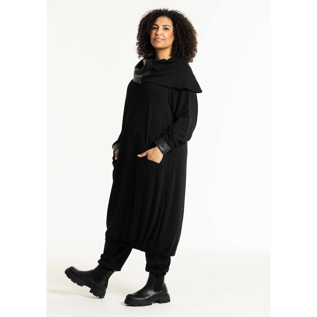 Studio SAnnelis Dress with fancy neck Dress Black