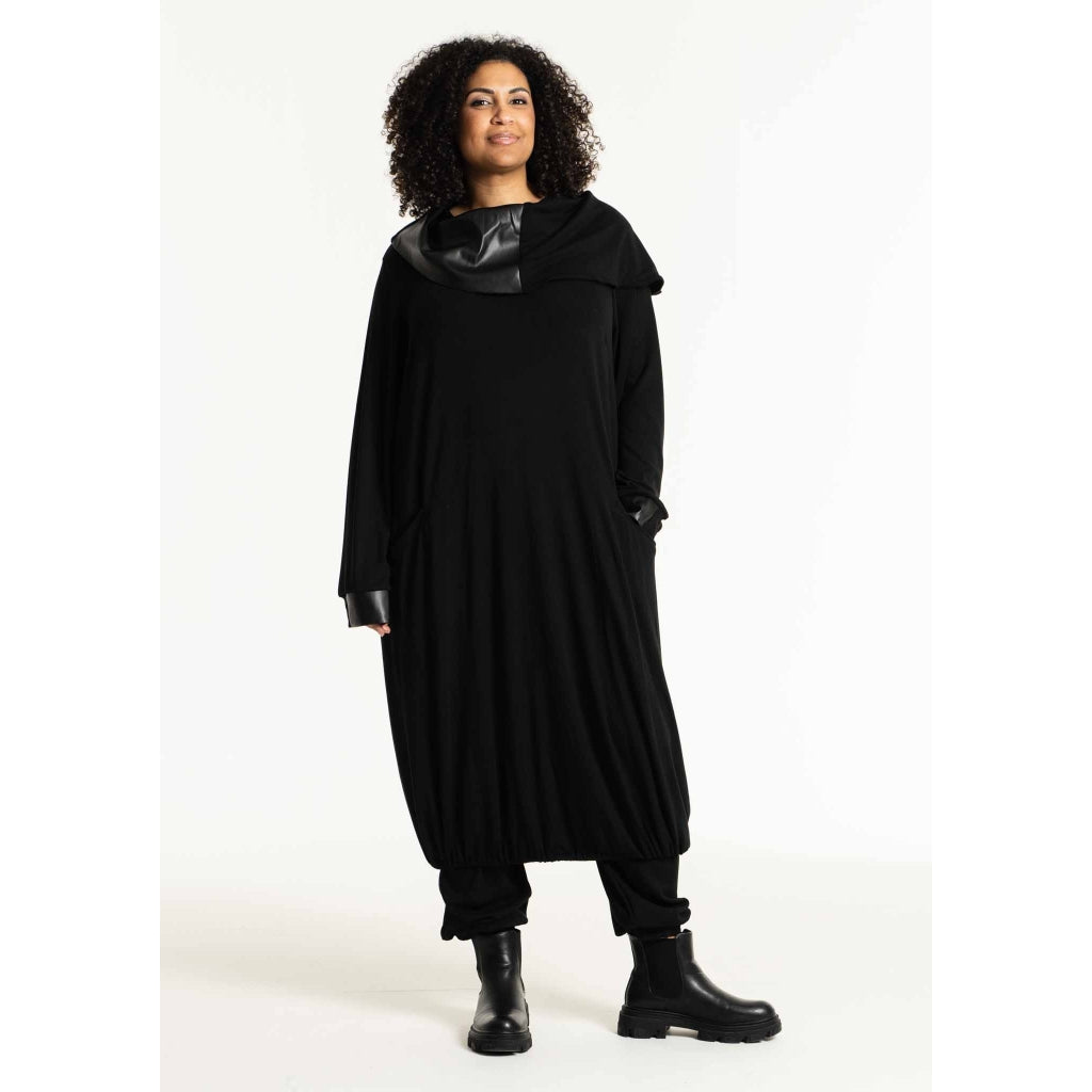 Studio SAnnelis Dress with fancy neck Dress Black