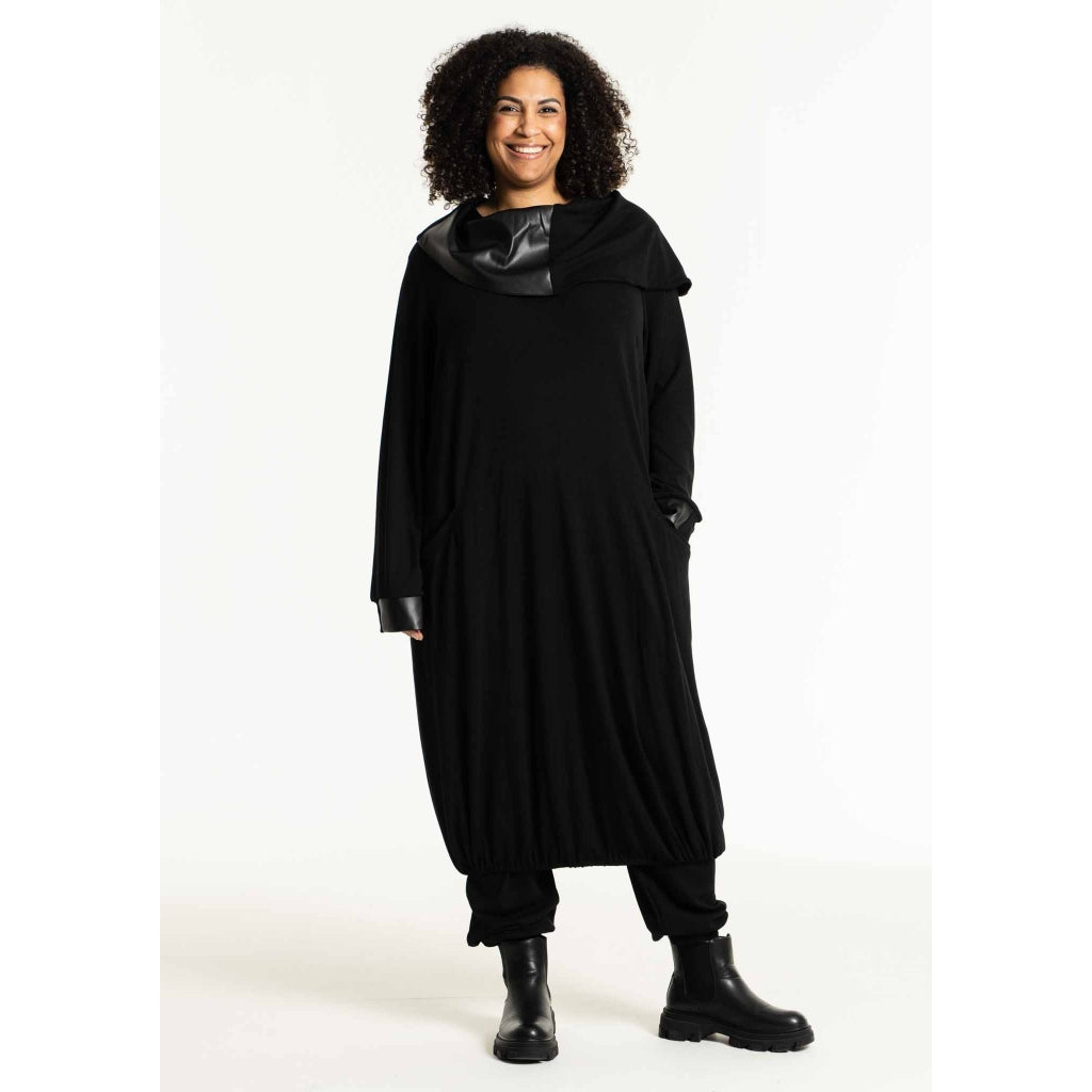 Studio SAnnelis Dress with fancy neck Dress Black