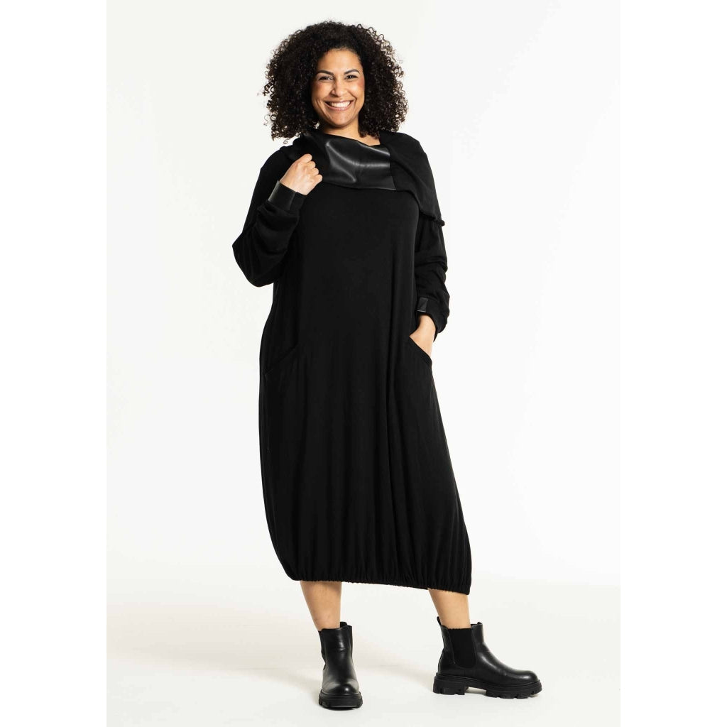 Studio SAnnelis Dress with fancy neck Dress Black