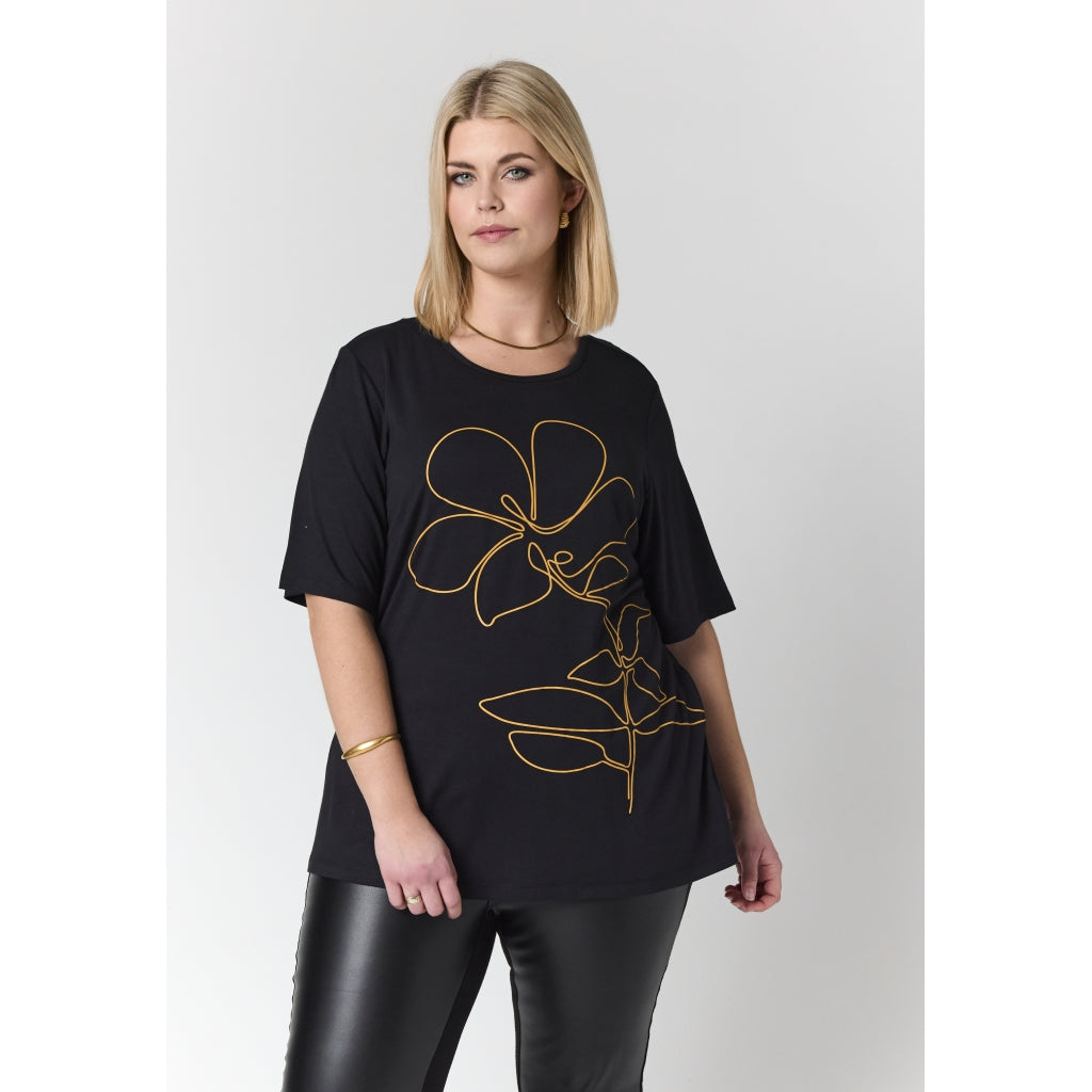 Studio SBella T-Shirt with print T-Shirt Black with Gold