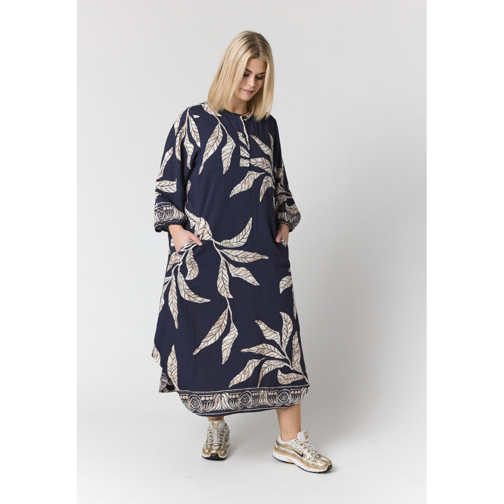 Studio SBidiana Long Dress Long Dress Navy board with sand flowers