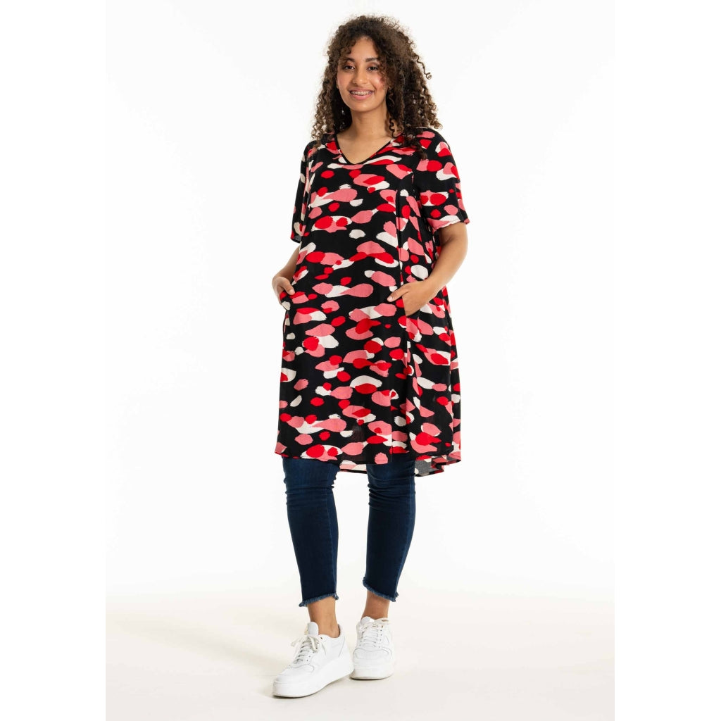 Studio SBirgitte Dress Dress Black with red oval design