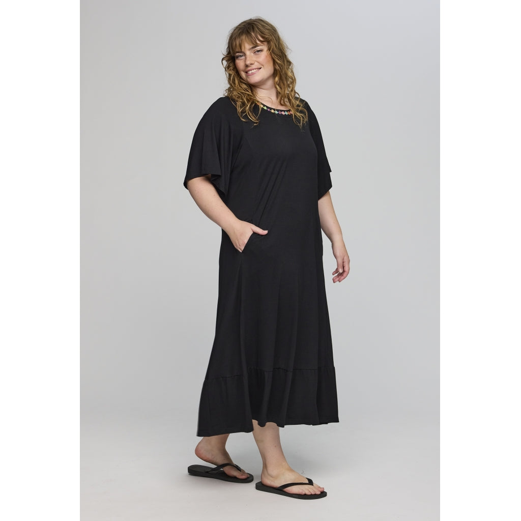 Studio SBonnie Dress Dress Black with small flowers all colors