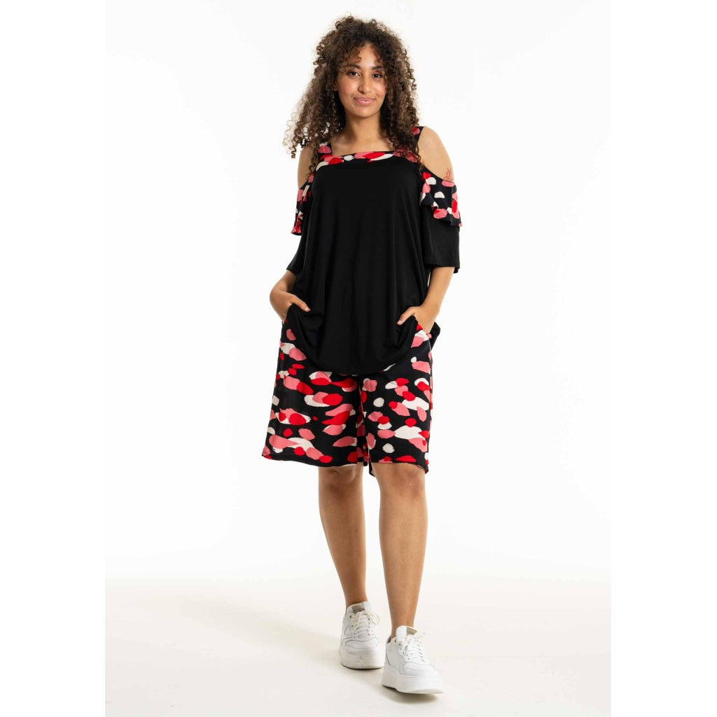 Studio SDonia Shorts Shorts Black with red oval design