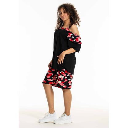 Studio SDonia Shorts Shorts Black with red oval design