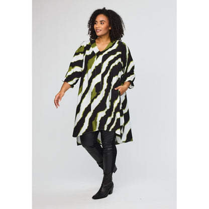 Studio SElma Shirt Shirt Black with offwhite and green flash