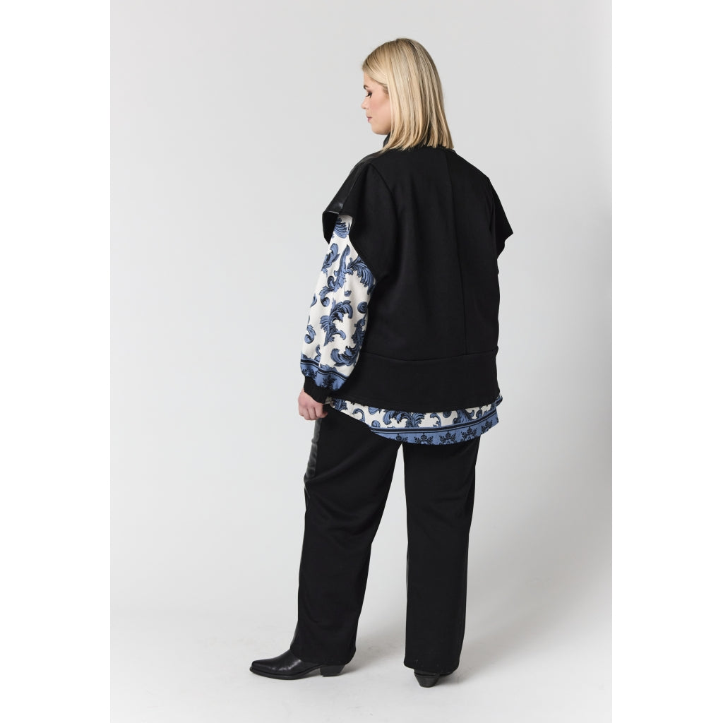 Studio SEloria Jacket with short sleeves Jacket Black