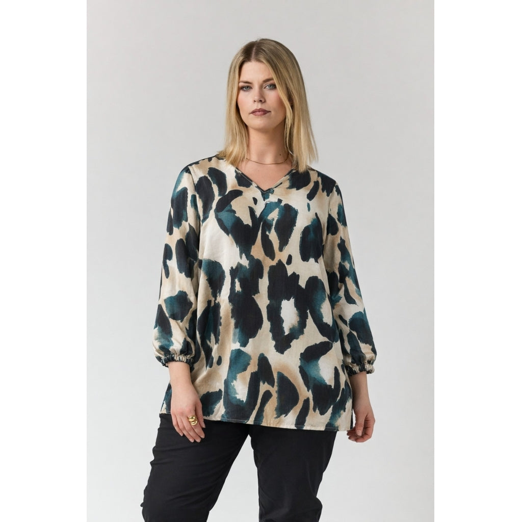 Studio SEmmy Blouse Blouse Sand with black petrol clouds