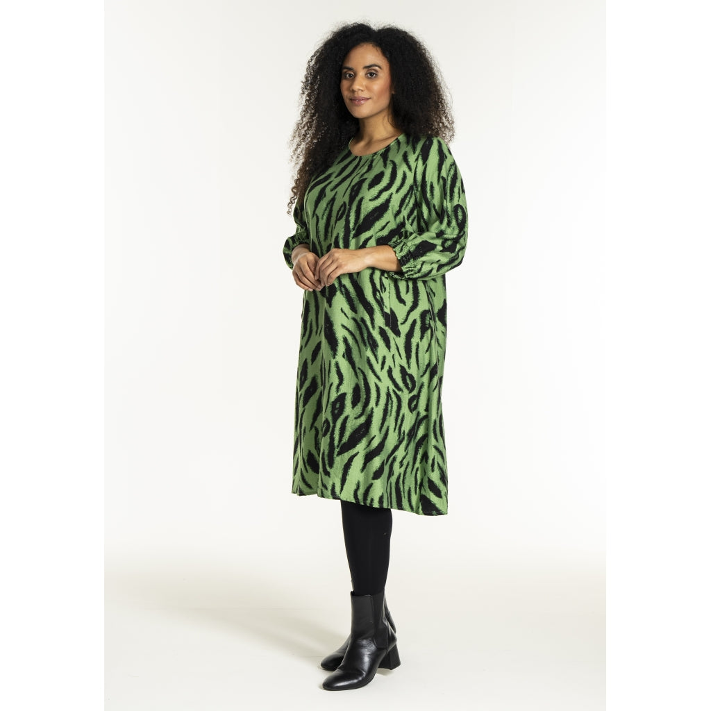 Studio SGunnel Dress Dress Black green clouds