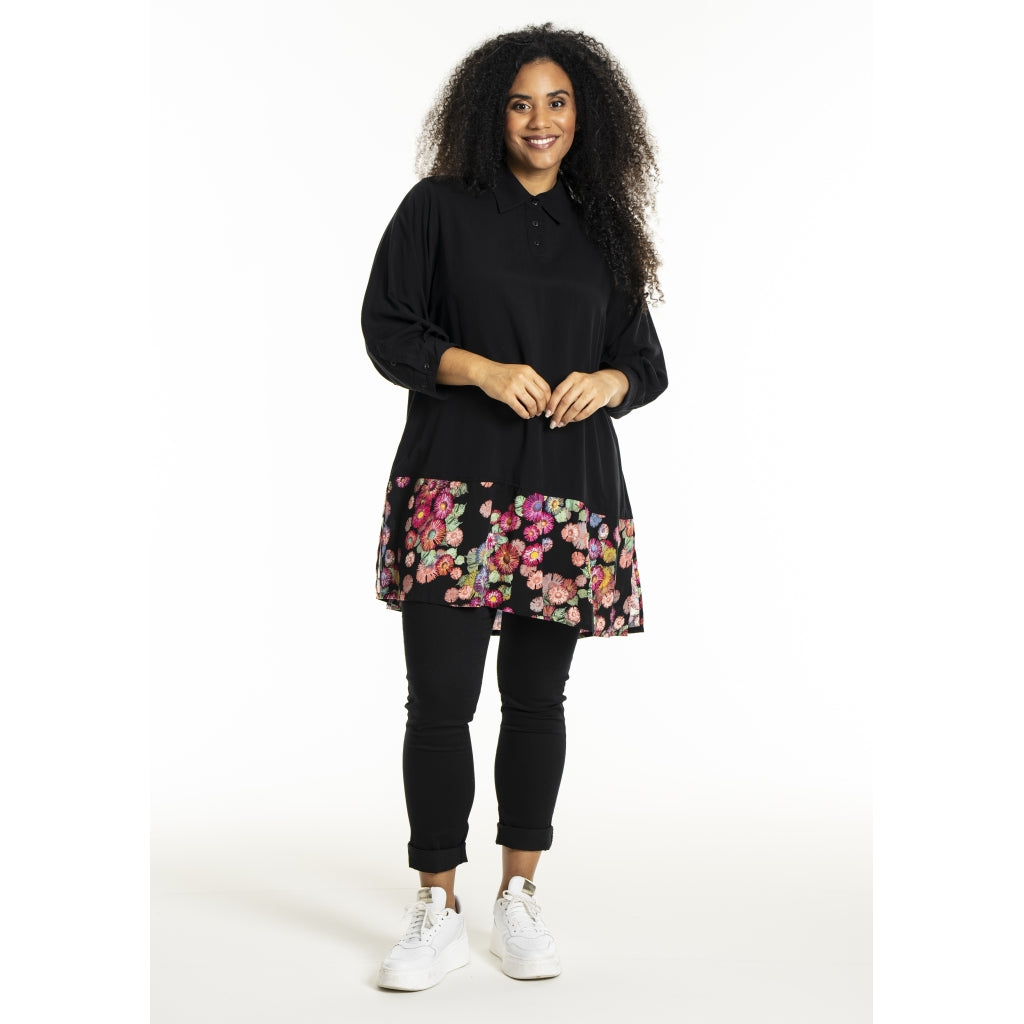Studio SLisan Shirt Shirt Black with multicolor flowers