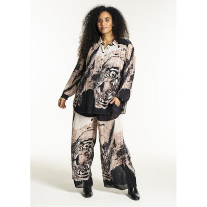Studio SNatasja plisse trousers Trousers Black + leon face